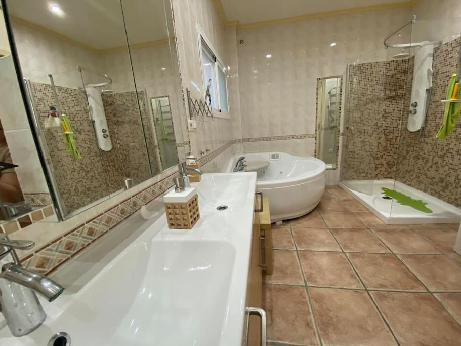 マラガ Espectacular Atico Duplex Con 2 Terrazas & Piscinaヴィラ エクステリア 写真